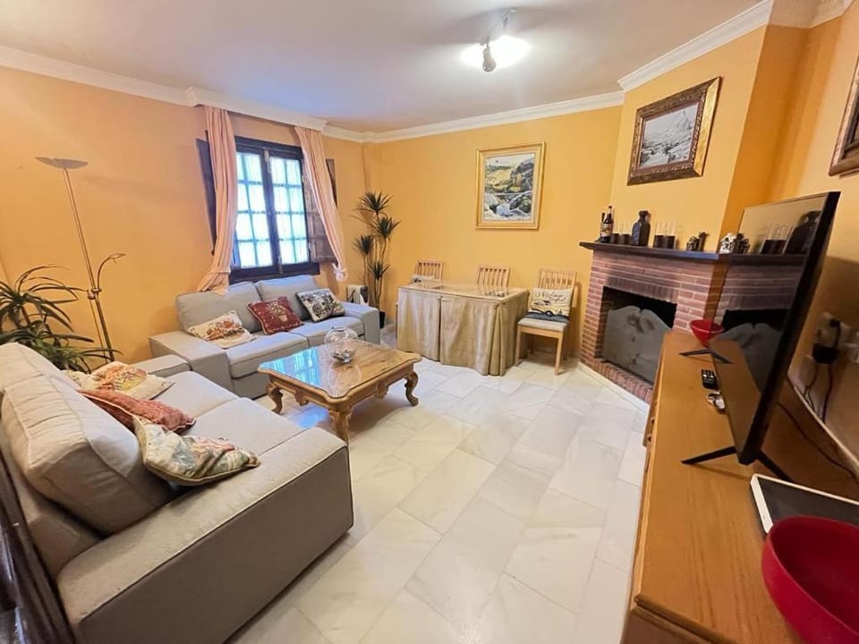 Communal lounge/ TV room