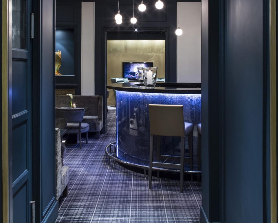 Lounge or bar