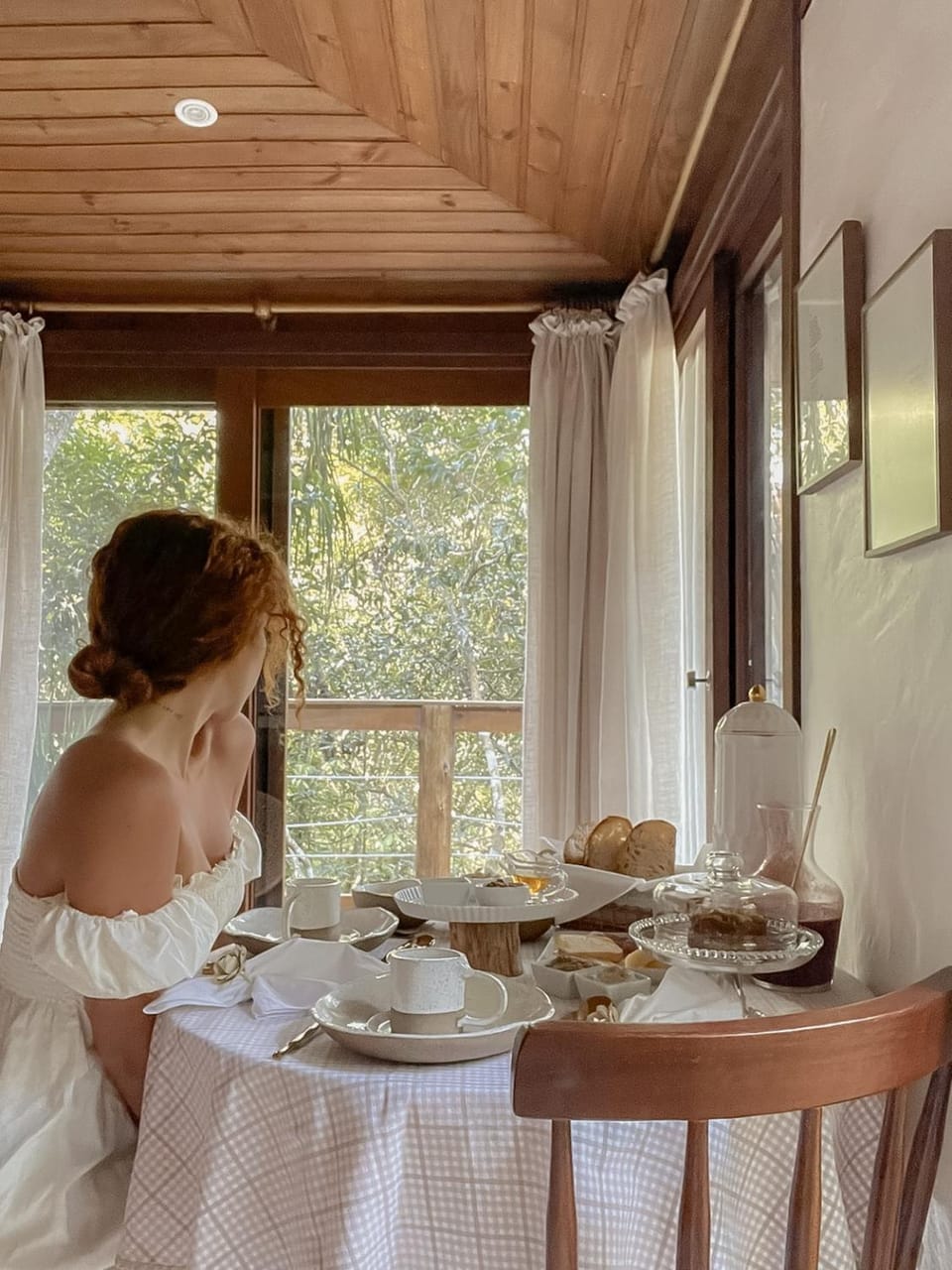 Dining area, Continental breakfast