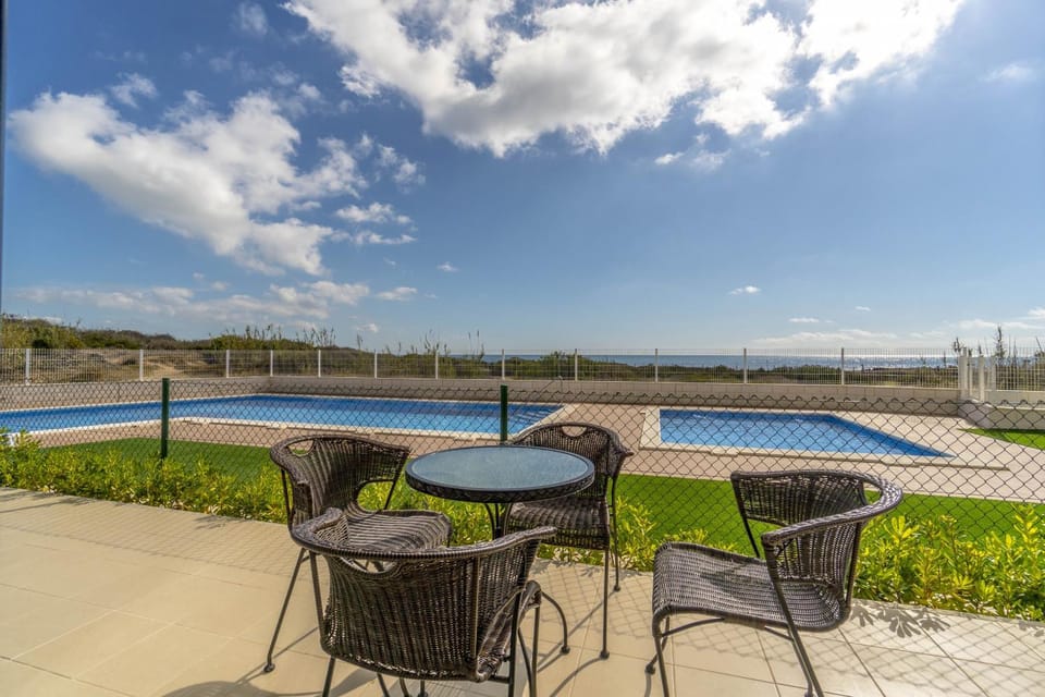 Luxury Pinada Beach Apartment in Torre La Mata