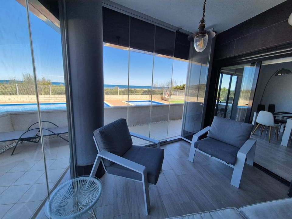 Luxury Pinada Beach Apartment in Torre La Mata