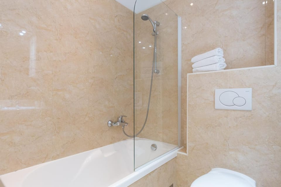 Toilet, Bathroom, Bath, towels