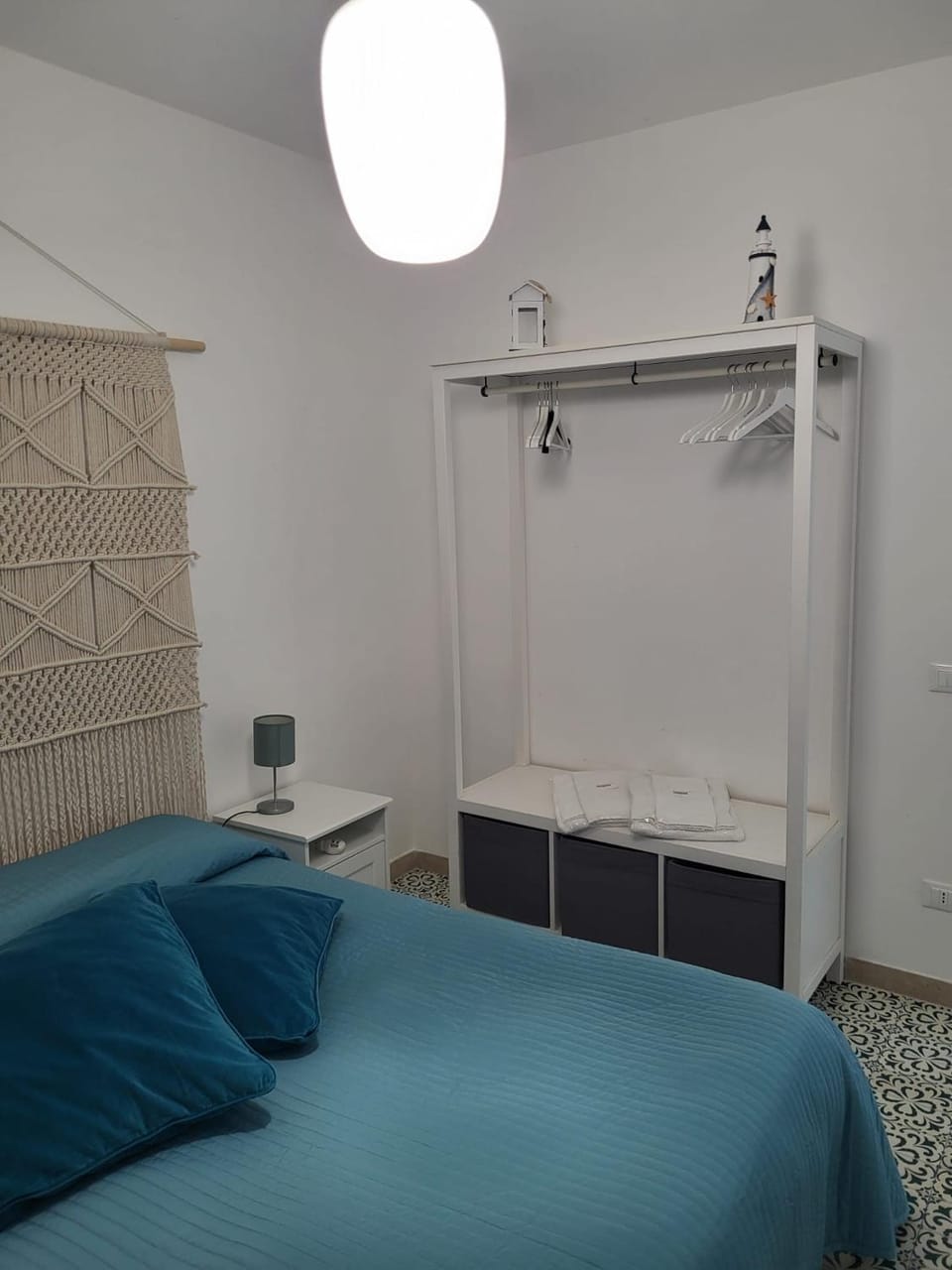 Photo of the whole room, Bedroom, towels