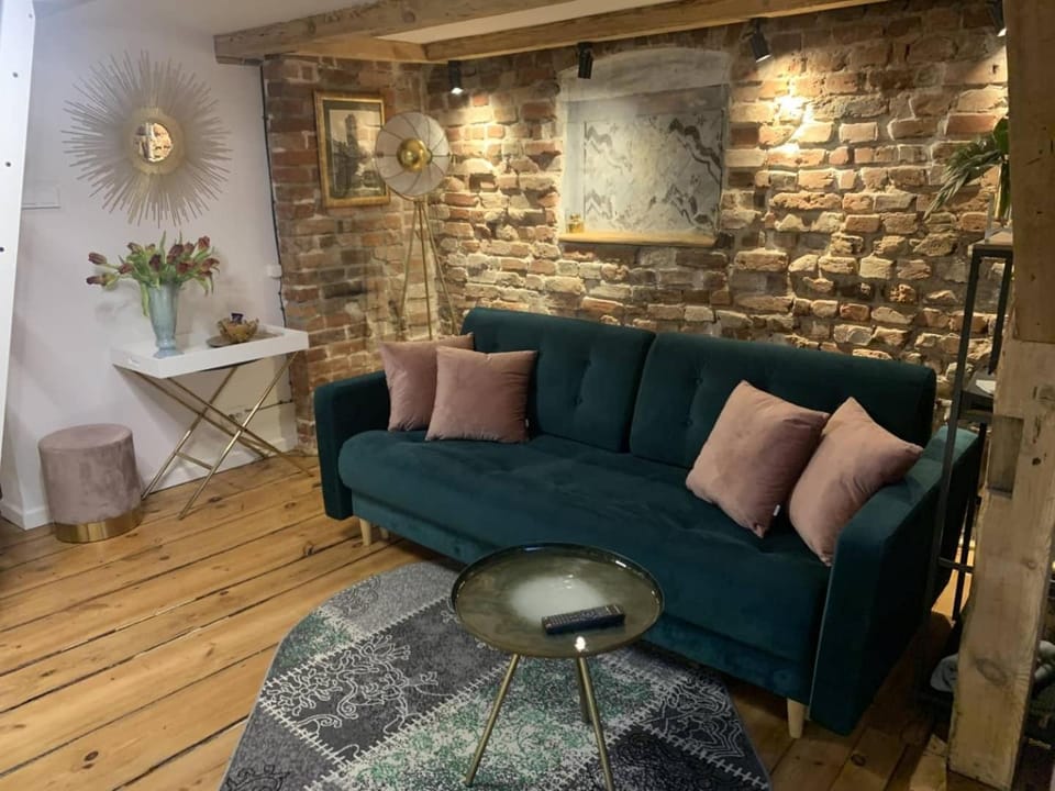 Bed, Living room, Seating area