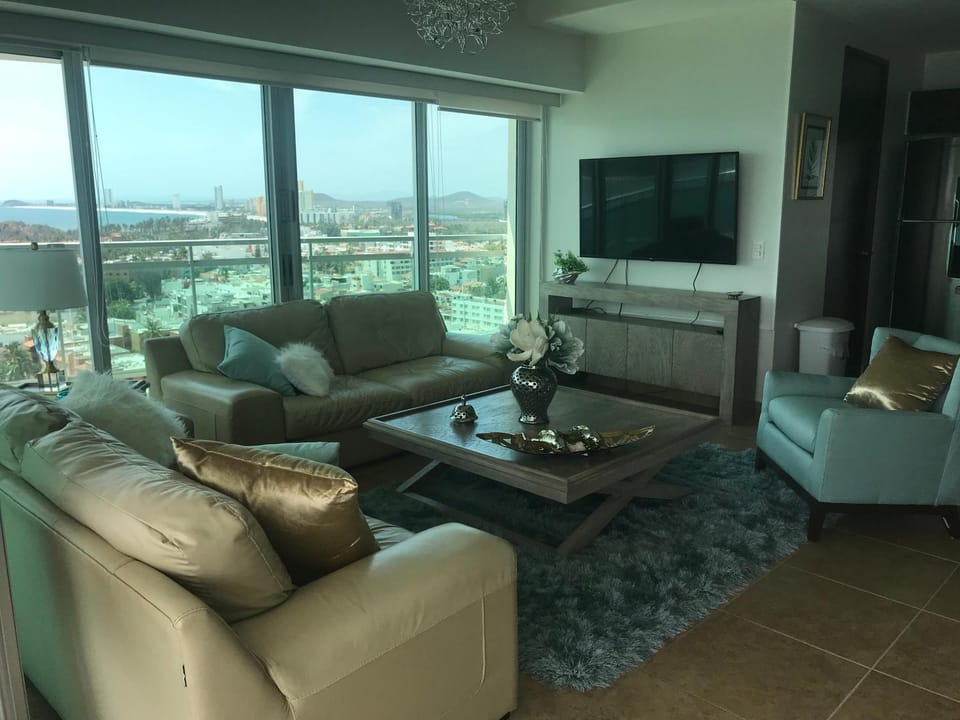 Big Luxury Condo - Zona Dorada Apartment in Mazatlan