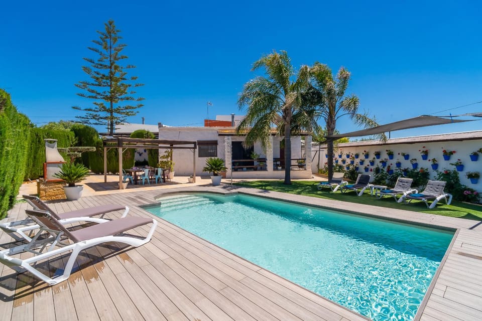 Property building, Patio, BBQ facilities, Garden, Solarium, Garden view, Pool view, Swimming pool