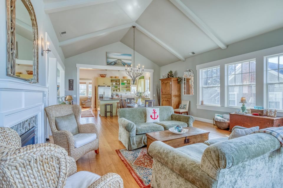 Mill House House in Lincoln City