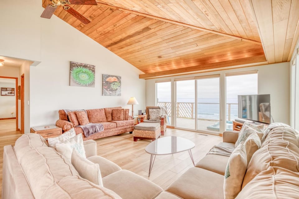 North Jetty House House in Lincoln City
