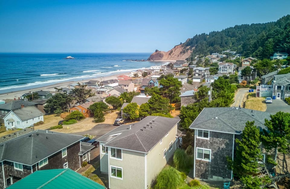 Oceana House House in Lincoln City