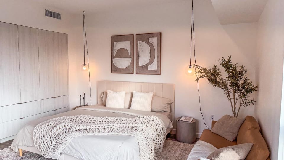 Bed, Living room, Photo of the whole room, Seating area, Bedroom, wardrobe