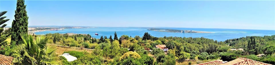 Nearby landmark, Spring, Off site, Day, Neighbourhood, Natural landscape, Winter, Summer, Hiking, Autumn, River view, Sea view, Area and facilities, Seasons