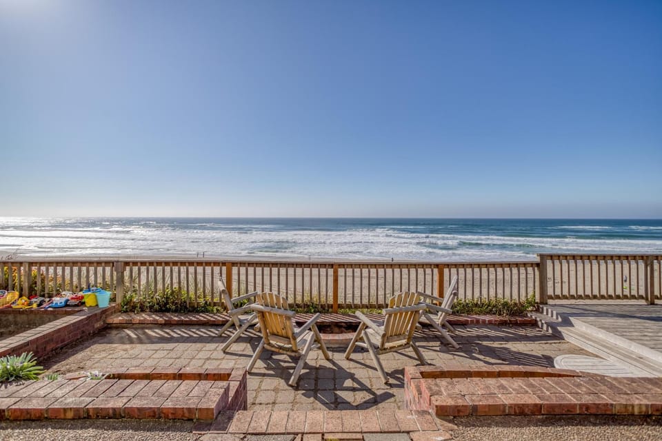 SandeCastle House in Lincoln City