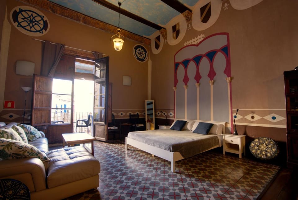 Bed, Living room, Bedroom