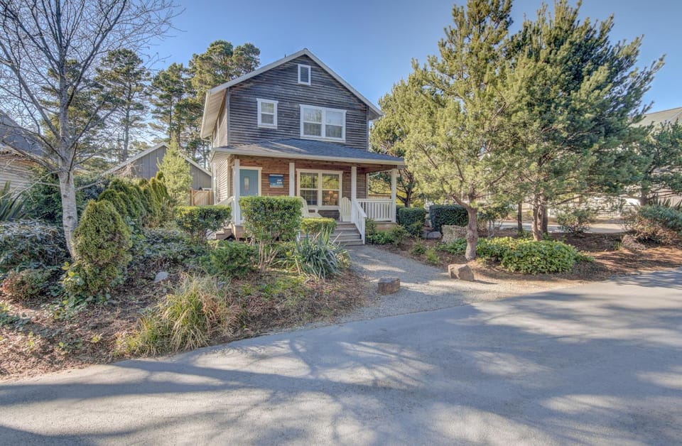 Bent Beach House in Lincoln Beach