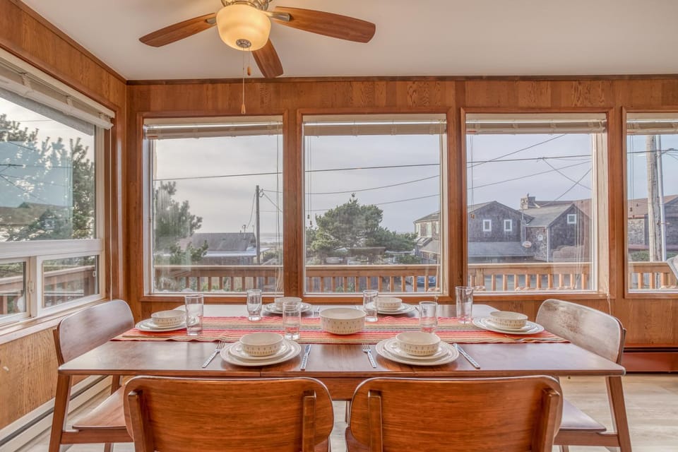 The Viking MCA 410 - Meredith Lodging House in Manzanita