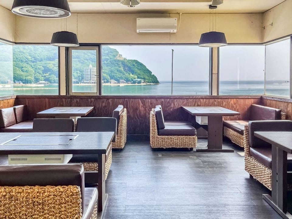 Communal lounge/ TV room, Area and facilities