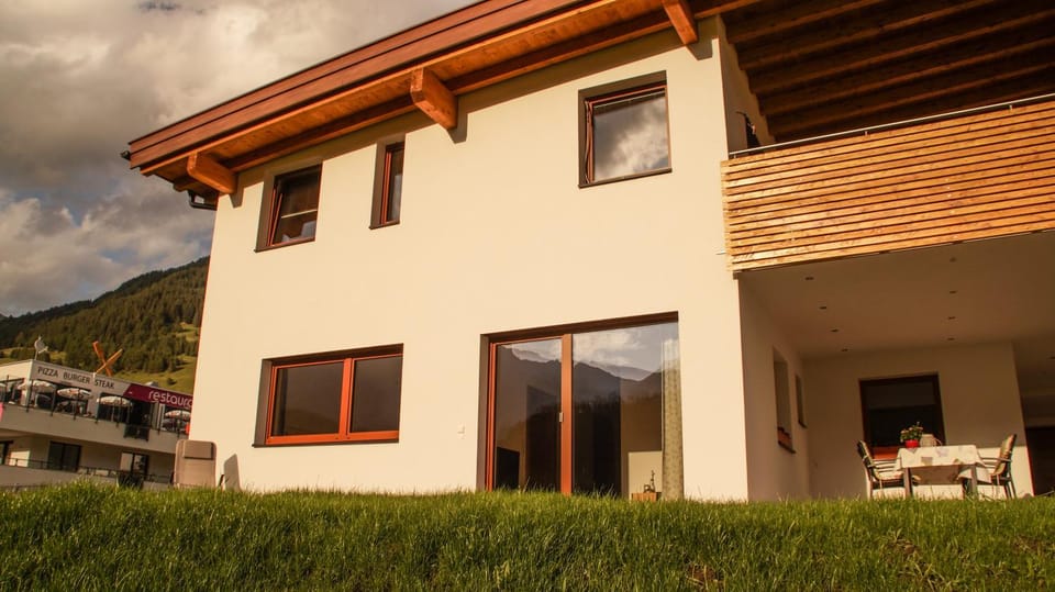 Property building, Balcony/Terrace