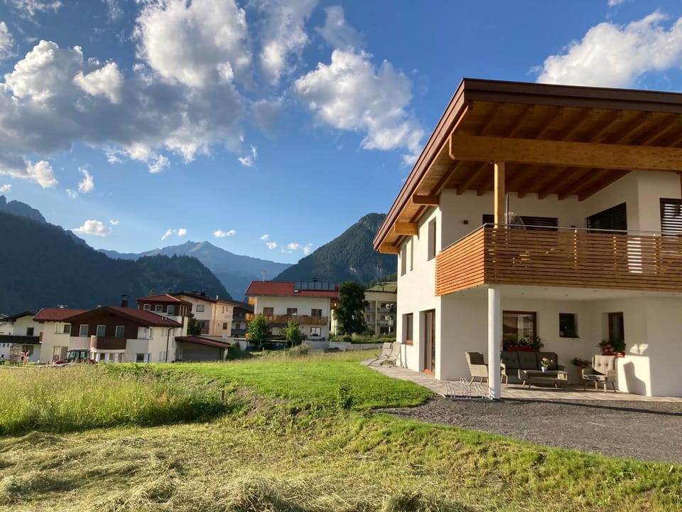 Garden view, Mountain view