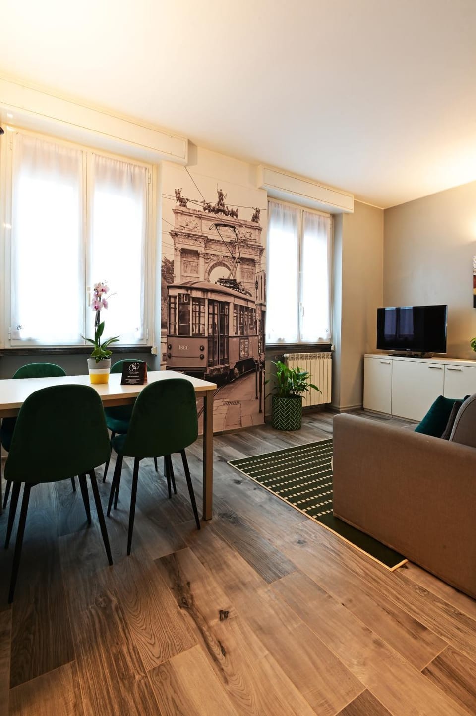 TV and multimedia, Living room, Seating area, Dining area, Evening entertainment