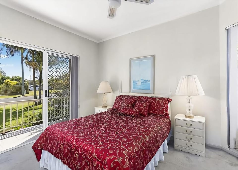 Solitaire 1 Apartment in Middle Arm