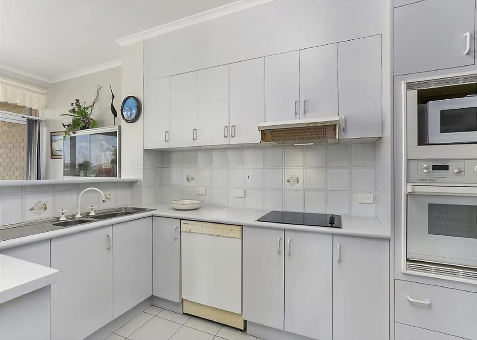 Solitaire 1 Apartment in Middle Arm