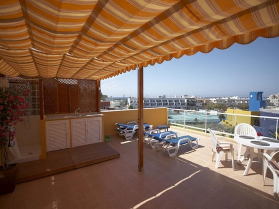 Golden Beach n 12, top floor apartment with private roof terrace by El Sirocco Apartment in Lomo Quiebre