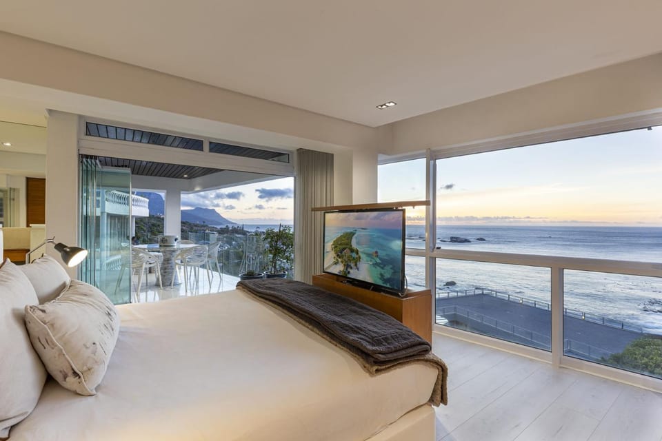Clifton YOLO Spaces - Clifton Beachfront Penthouse Apartment in Cape Town