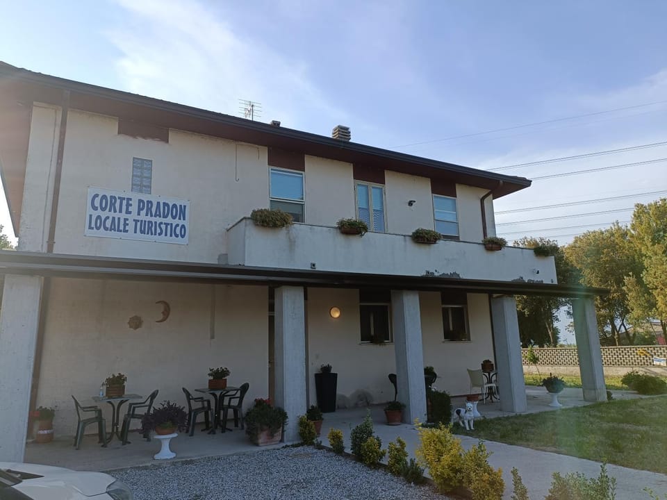 Alloggio Corte Pradon Bed and Breakfast in Porto Tolle