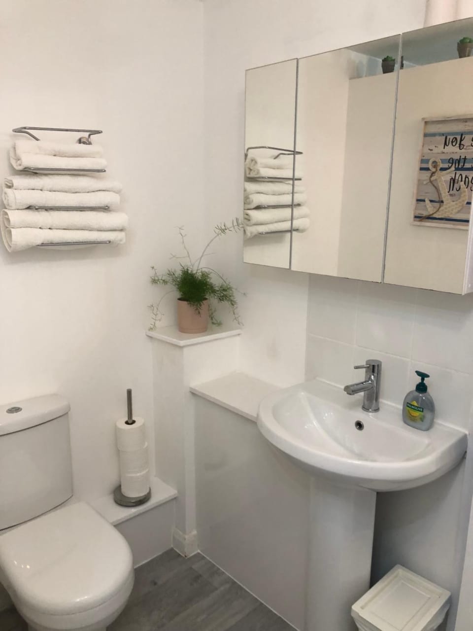 Basingstoke En Suite Room in Garden Annex Bed and Breakfast in Basingstoke