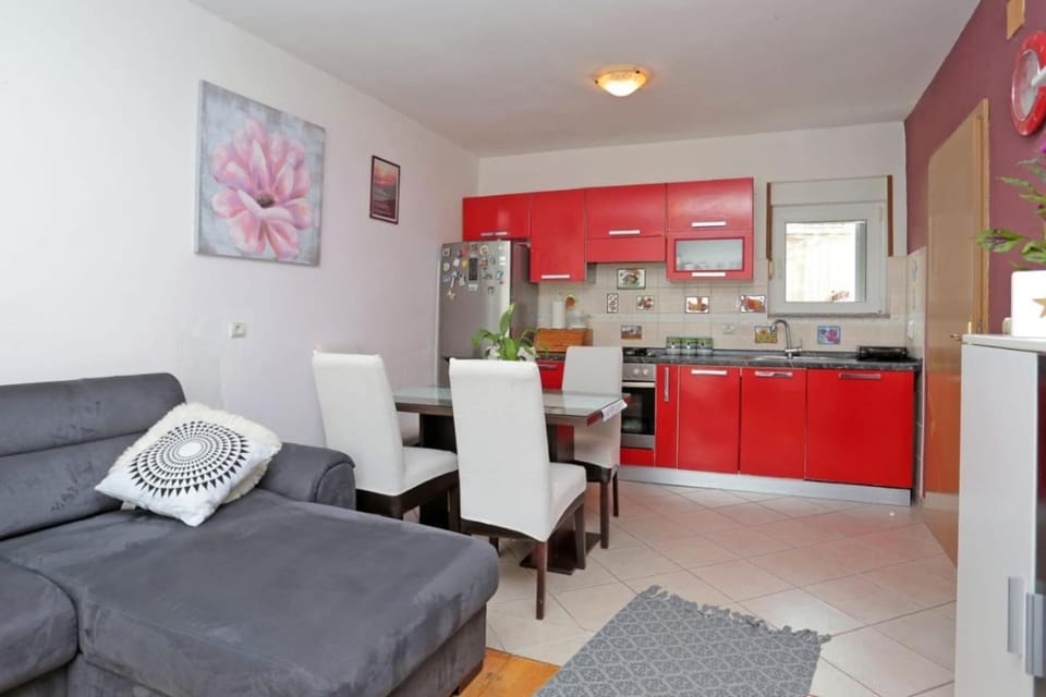 Living room, Seating area, Dining area, Communal kitchen