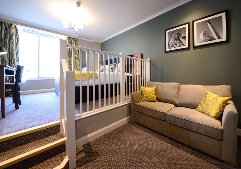 Bed, Seating area, Bedroom