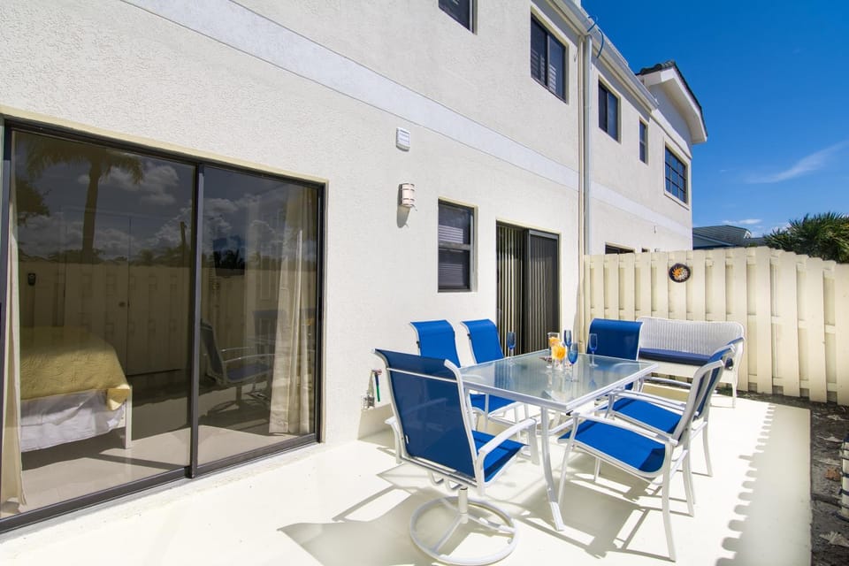 Balcony/Terrace, Garden view