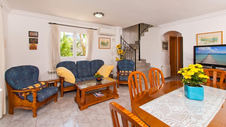 TV and multimedia, Living room, Dining area