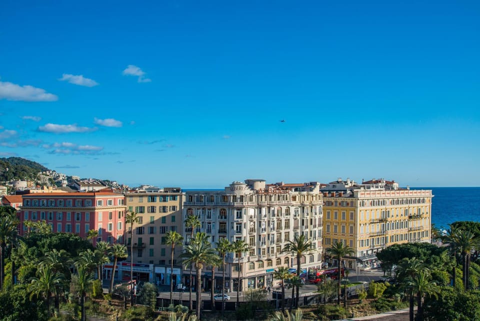 Property building, Nearby landmark, Facade/entrance, Neighbourhood, City view, City view, Garden view, Garden view, Landmark view, Landmark view, Sea view, Sea view, Street view, Street view, Location