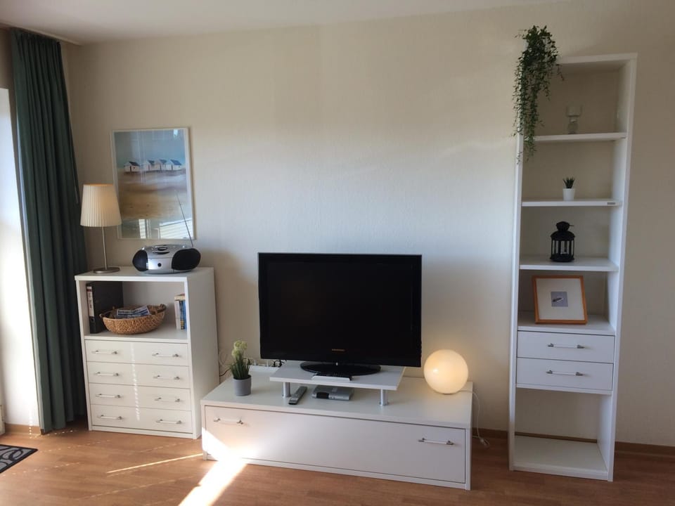 TV and multimedia, Photo of the whole room