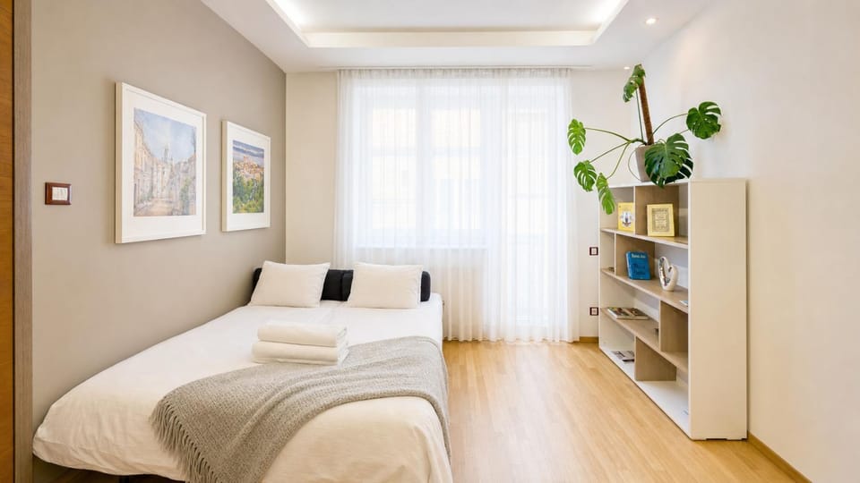 2BR APT with garage parking, walking to centre and stadiums Apartment in Bratislava