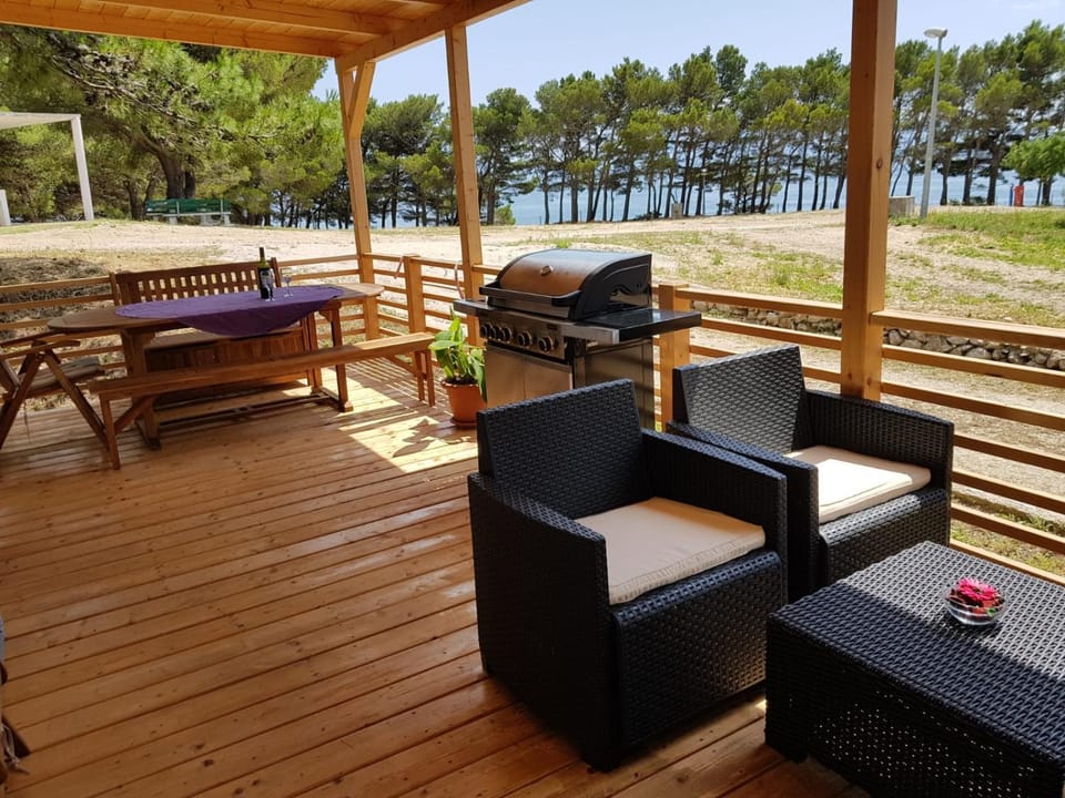 BBQ facilities, TV and multimedia, Balcony/Terrace, Seating area