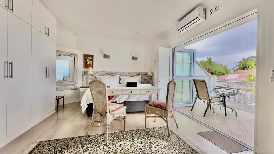 Bed, Photo of the whole room, Bedroom, air conditioner