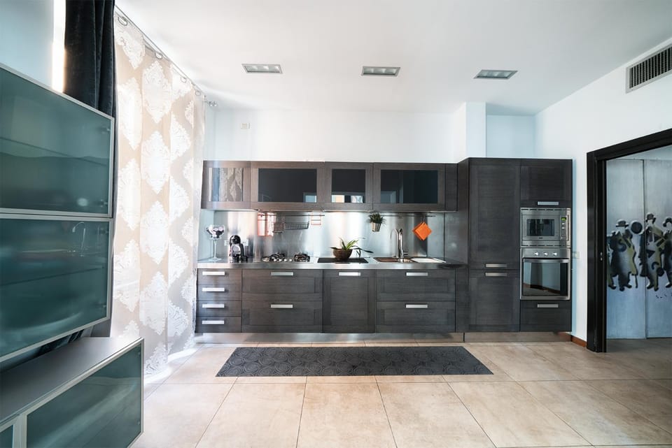 Kitchen or kitchenette