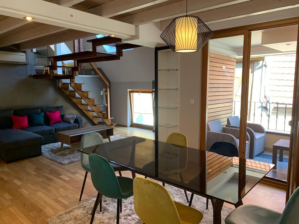 Living room, Dining area