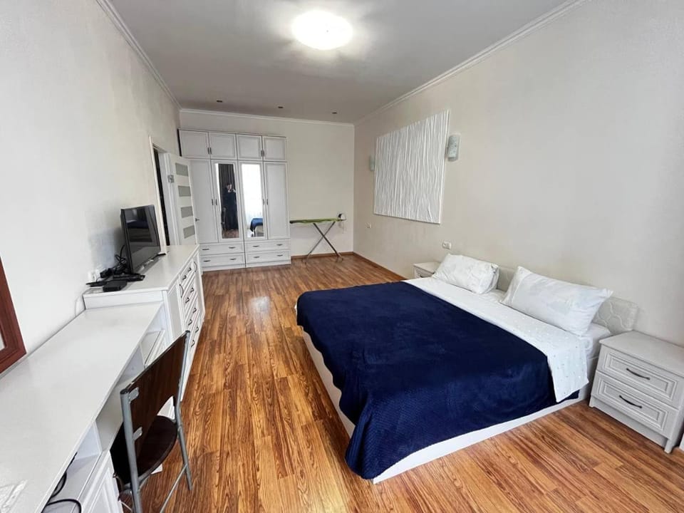 Французький бульвар 22, клиника Филатова, университет Apartment in Odessa
