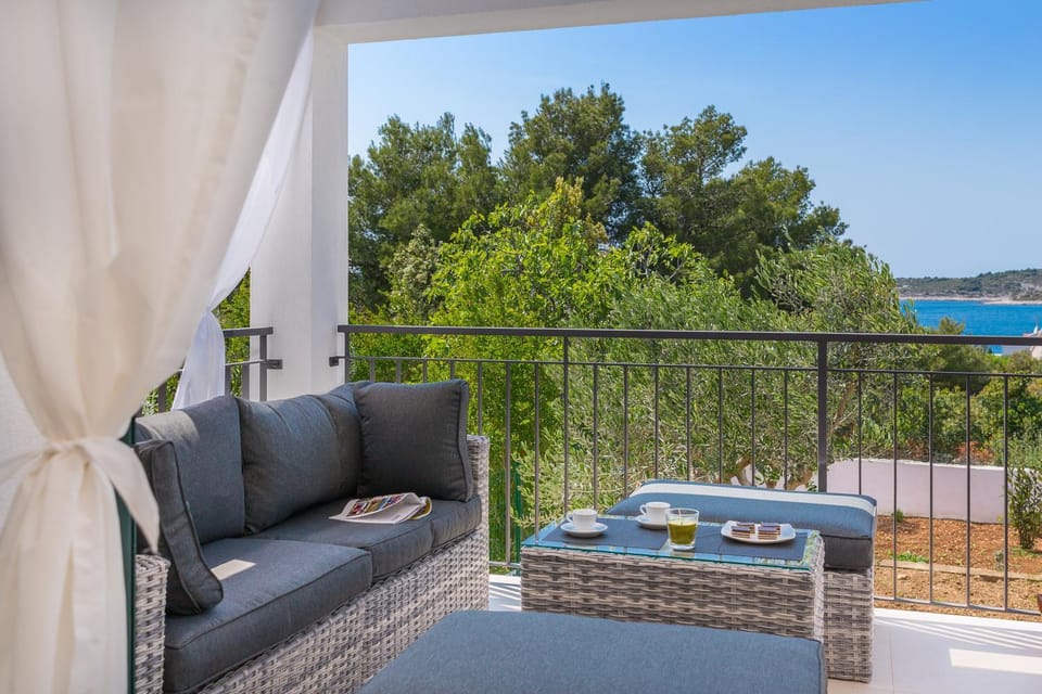 Balcony/Terrace, Garden view