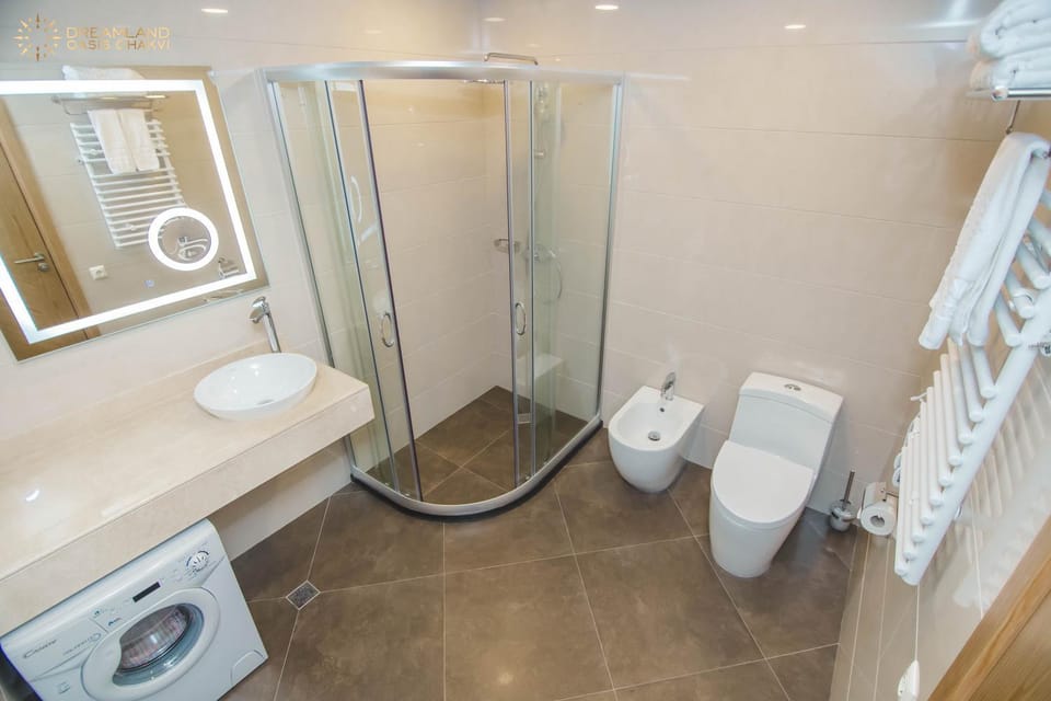 Shower, Toilet, Bathroom, bidet, towels