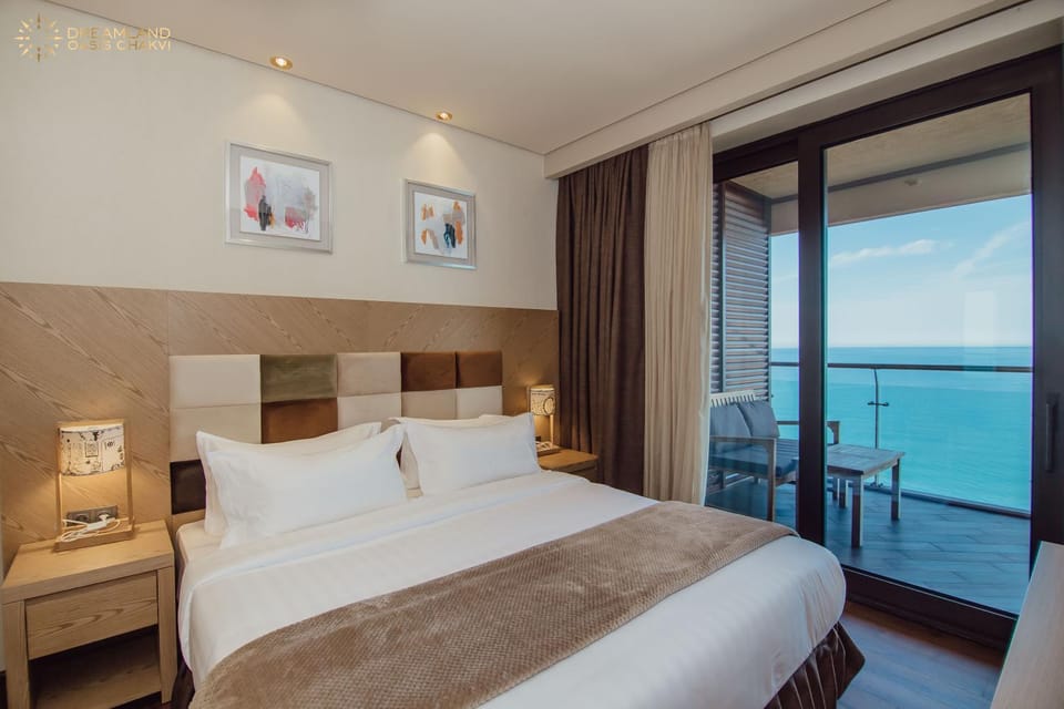 Bed, View (from property/room), Balcony/Terrace, Bedroom