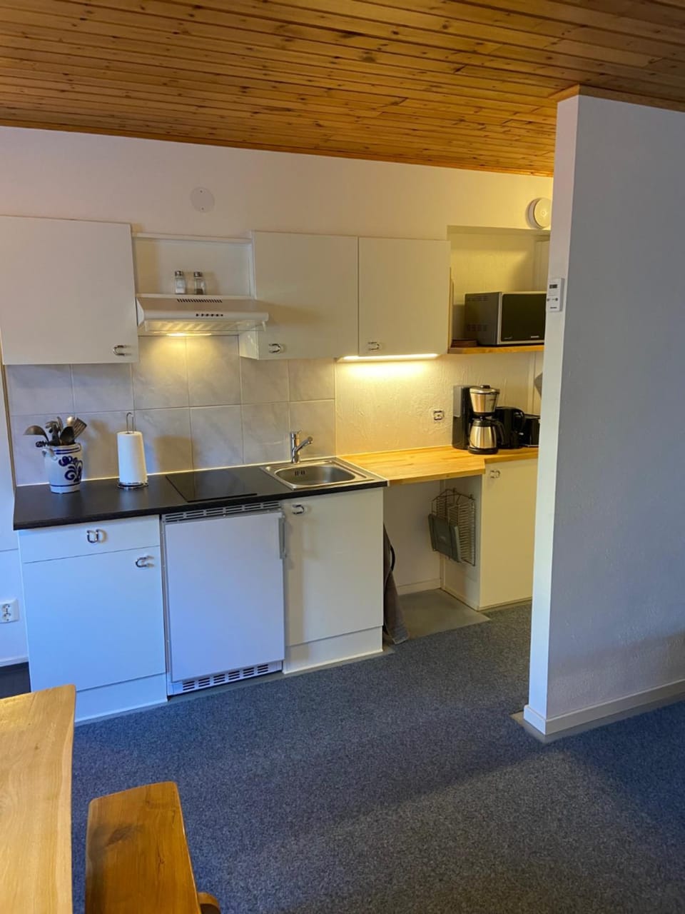Coffee/tea facilities, Kitchen or kitchenette, minibar, stove, toaster