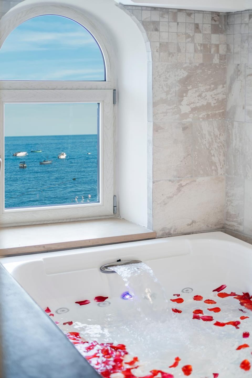 Sauna, Sea view, Swimming pool