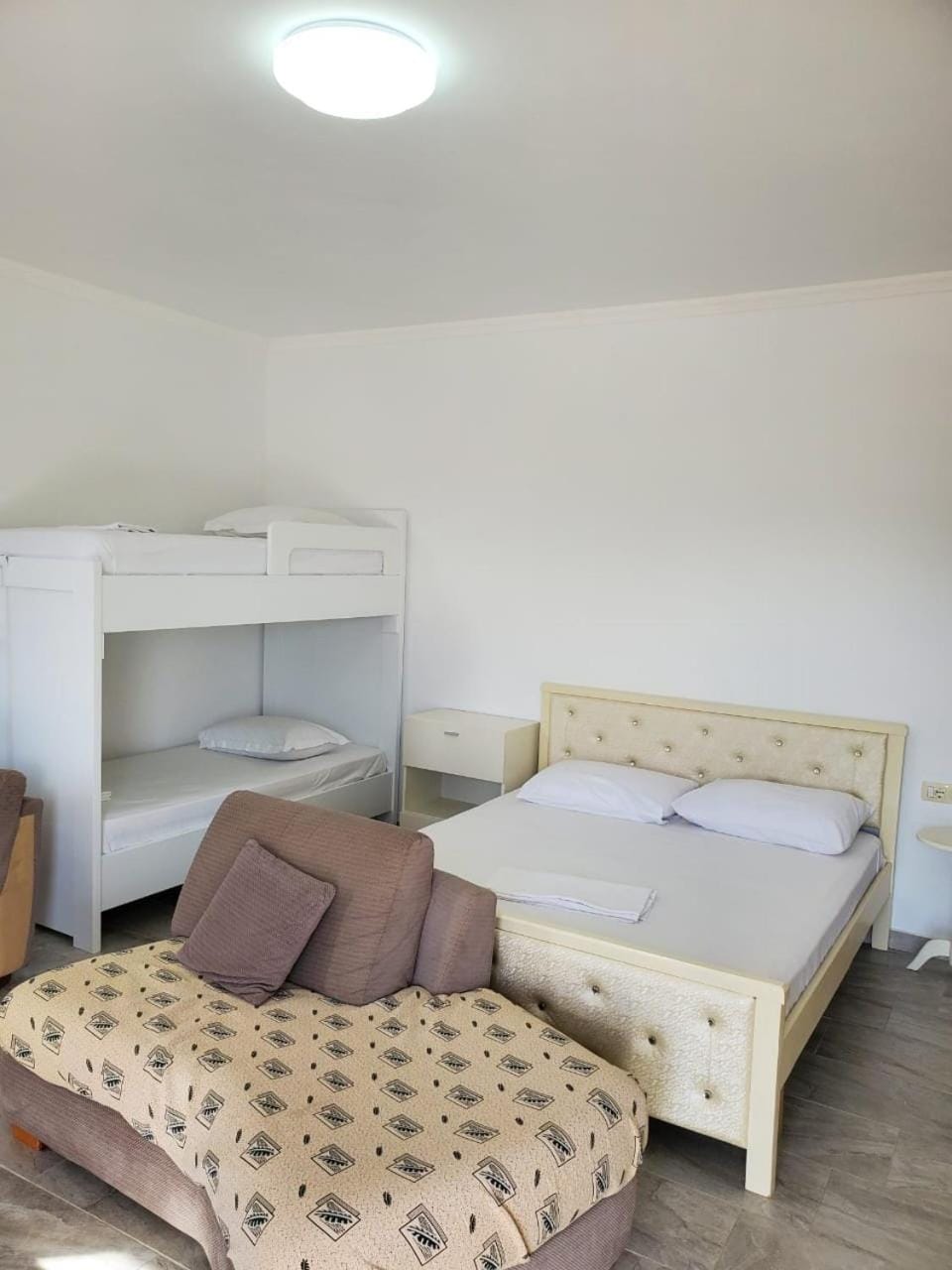 Bed, bunk bed