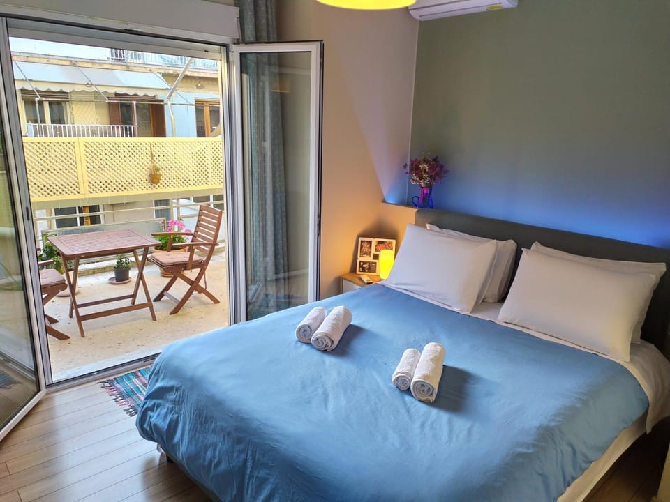 Renovated apartment close to Exarchia square Apartment in Athens