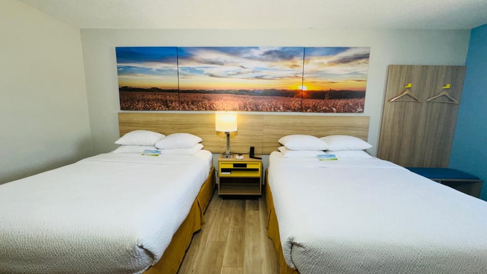 Days Inn by Wyndham Salina I-70 Motel in Salina