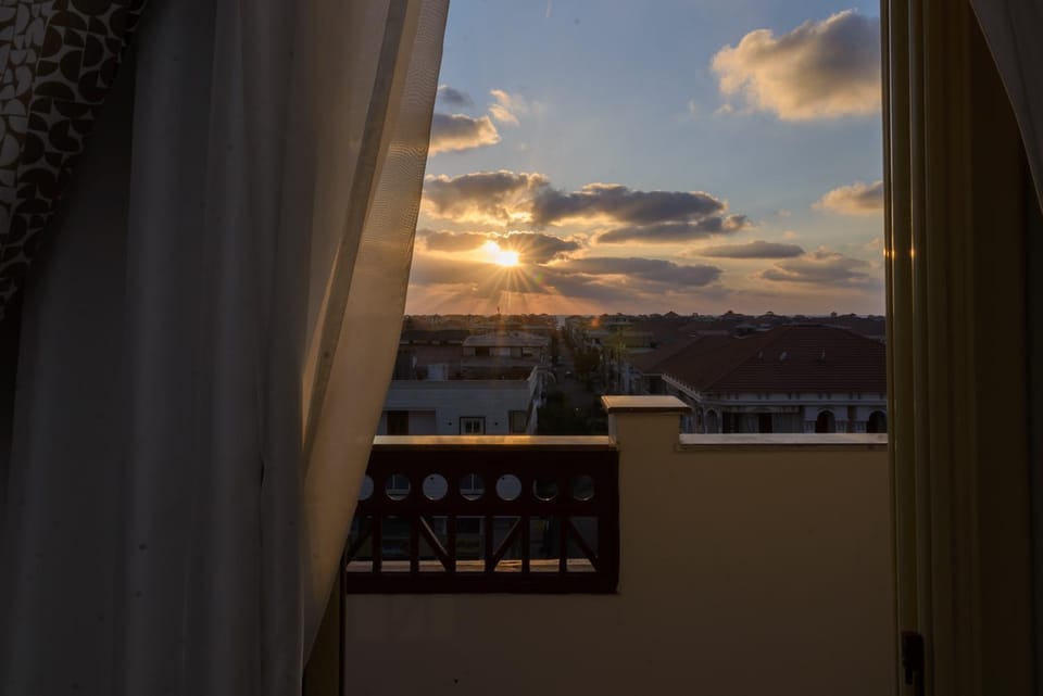 View (from property/room), Balcony/Terrace, Sunrise, Sunset